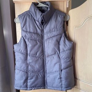 Mero a Women’s Gray Puffer Vest size Medium